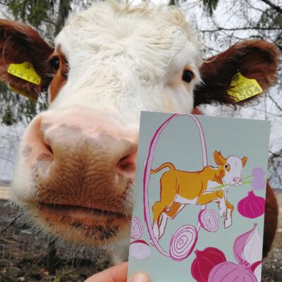 Postikortit eläinhahmoilla